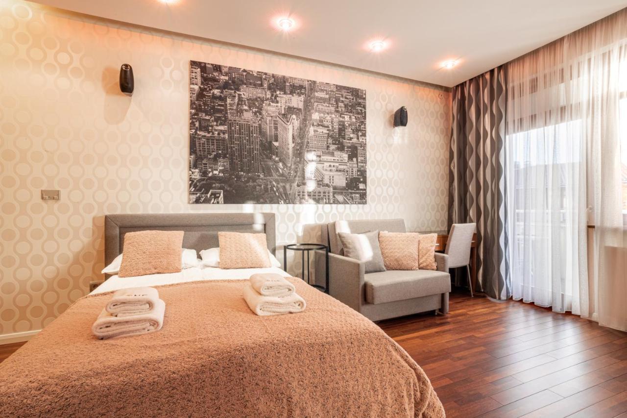 Broadway - Neptun Park By Oneapartments Gdansk Exterior photo